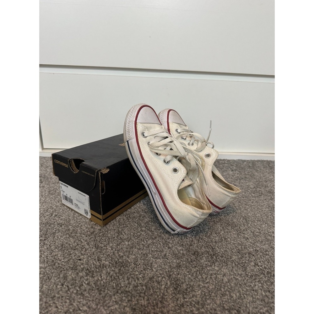 Converse Chuck Taylor All Star White Low Top Sneakers Womens Size 5 M7652